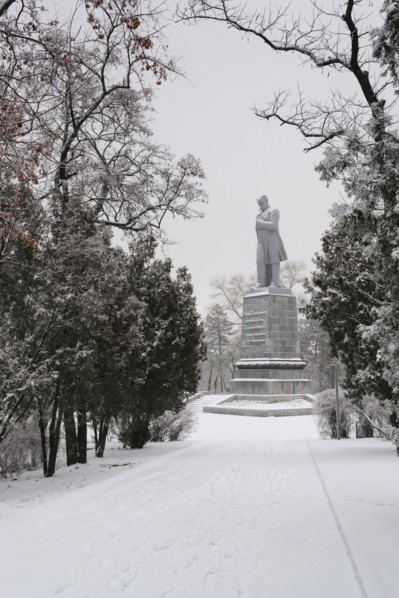 Ukraine, Dnepropetrovsk Region, Dnepropetrovsk city, Monument in snowy park
