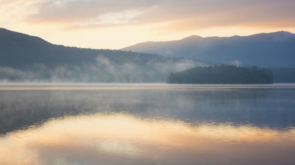 USA, New York, Lake Placid at sunrise