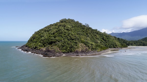 Australia, Queensland, Blue sky over green peninsula
