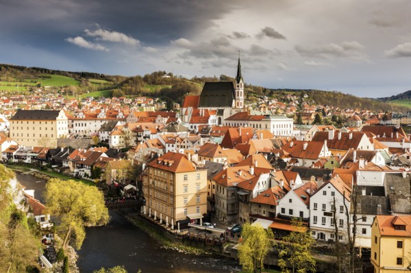 Czech Republic, South Bohemia, Cesky Krumlov, Storm clouds above old town