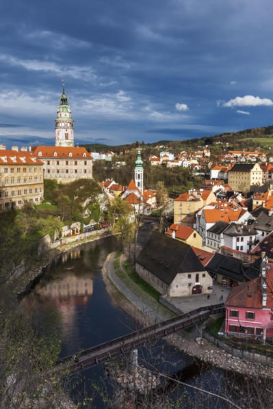 Czech Republic, South Bohemia, Cesky Krumlov, Storm clouds above old town