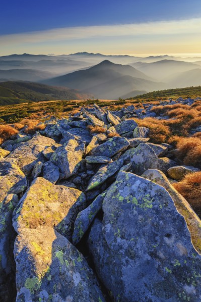 Ukraine, Zakarpattia region, Carpathians, Chornohora, Stones on mountain Hoverla