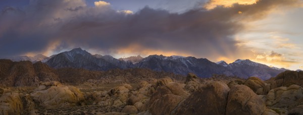 USA, California, Alabama hills, Snowcapped mountains at sunset