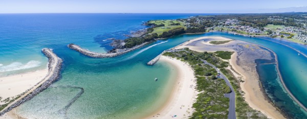 Australia, New South Wales, Narooma, Harbour and lagoon