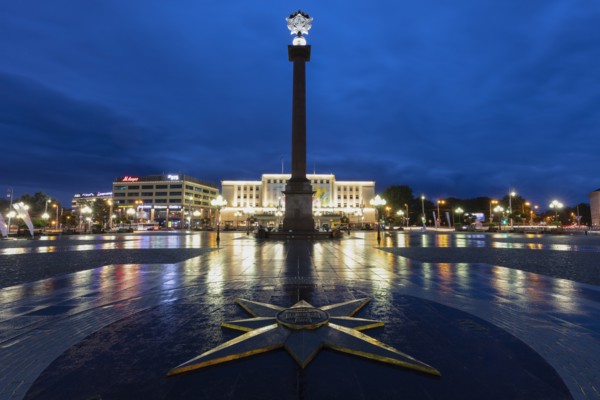 Column in Victory Square at night in Kaliningrad, Russia