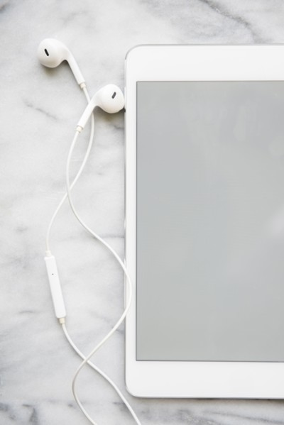 Earphones and digital tablet