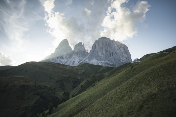 Italy, Dolomite Alps, Scenic view of mountain range in Dolomites