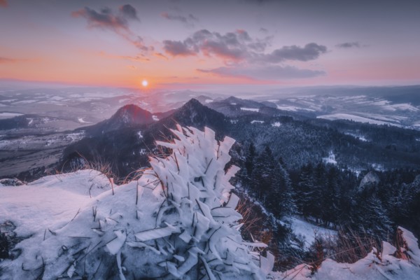 Poland, Lesser Poland, Mountain landscape in Pieniny National Park at sunset