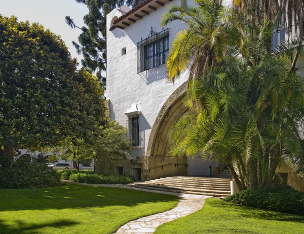 Stone walkway leading to arched entrance at Santa Barbara Courthouse