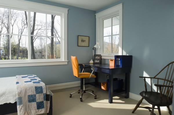 Desk in boys room