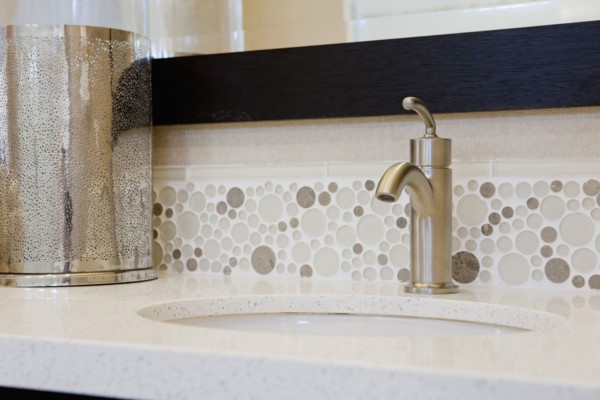 Bathroom sink with backsplash