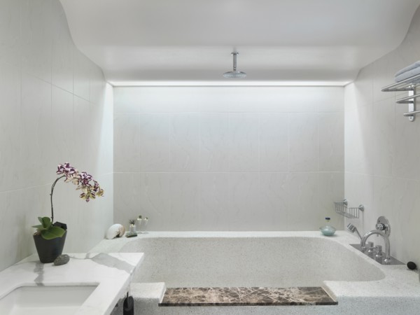 Clean modern bathroom with hot tub