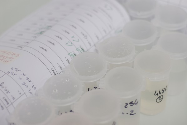 Report and sample containers