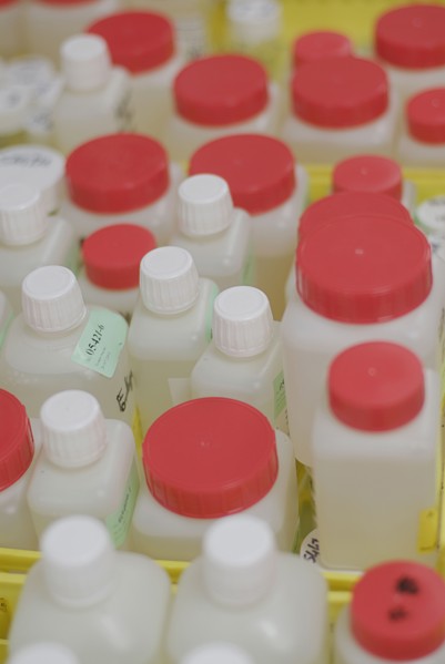 Sample containers