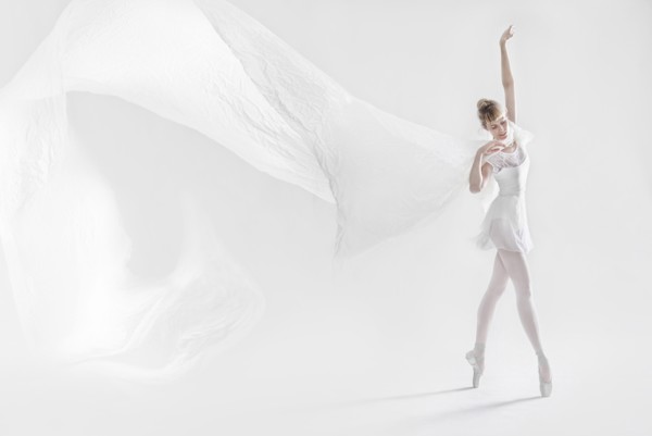 Caucasian ballet dancer dancing on pointe
