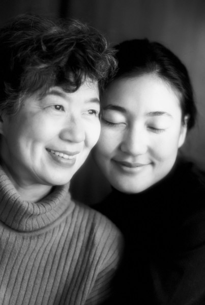 Japanese mother and daughter smiling