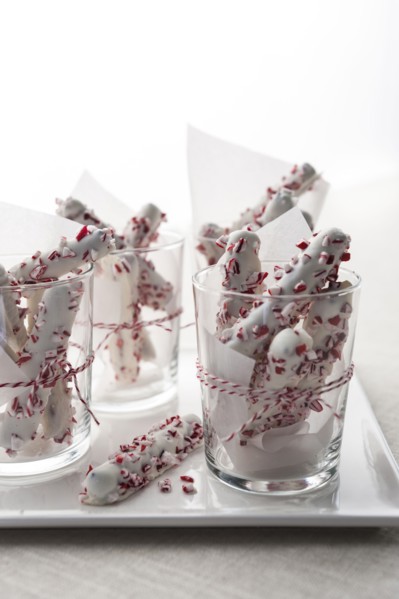 Peppermint pretzels in glasses