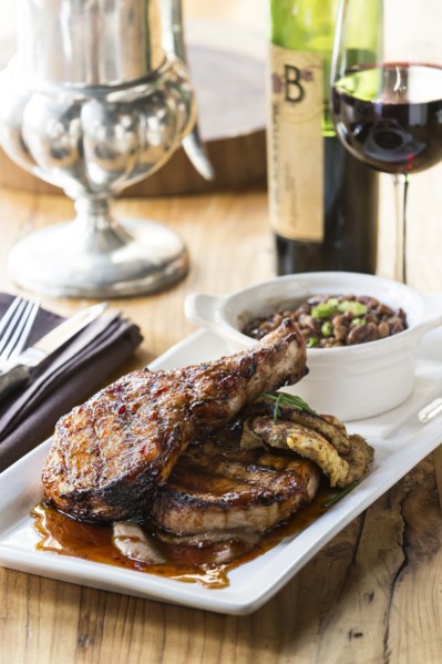 Pork chops and beans with red wine