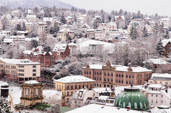 Snow in cityscape
