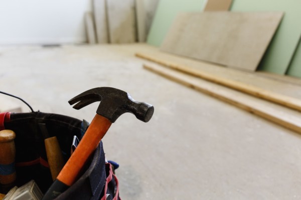 Hammer in bucket