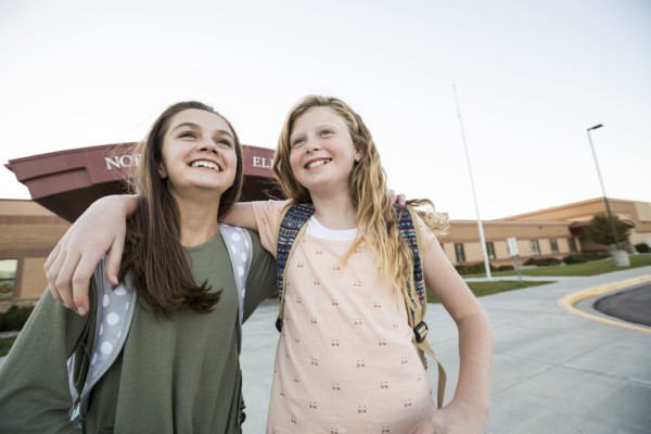 Utah, Lehi, Smiling sisters