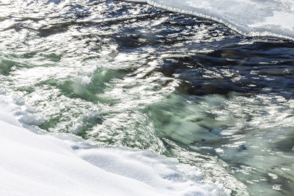 Ice and snow along Big Wood River