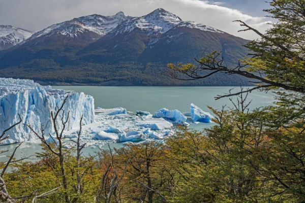 Argentina, Santa Cruz, El Calafate, Perito Moreno Glacier and mountains, El Calafate, Santa Cruz,