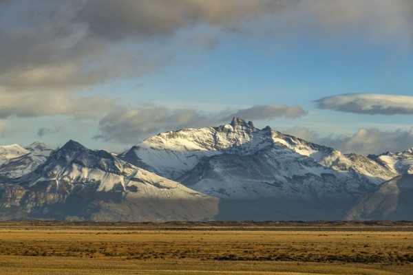 Argentina, Santa Cruz, El Calafate, Snowcapped mountains near Perito Moreno Glacier, El Calafate,