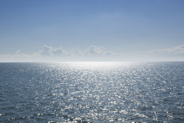 Sunlight reflections on ripple surface of Nantucket Sound
Hyannis Port, Massachusetts, USA