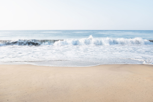 Mexico, Oaxaca State, Puerto Escondido, Costa Chica, Ocean waves washing empty beach