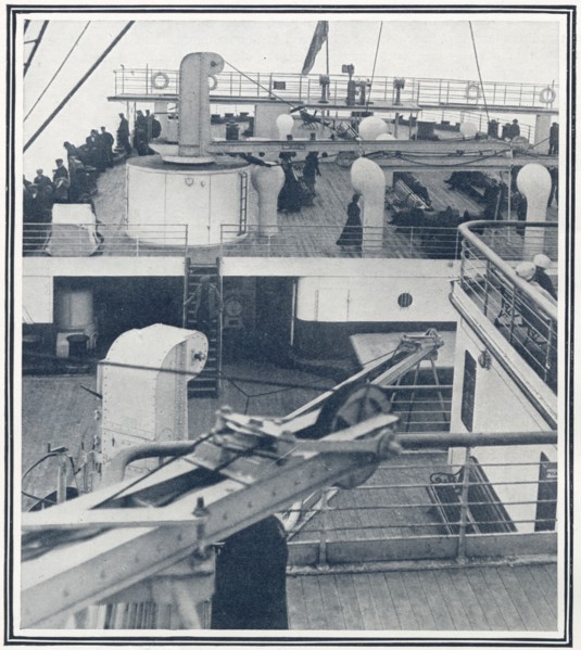 Les ponts promenade et supérieur du RMS Titanic