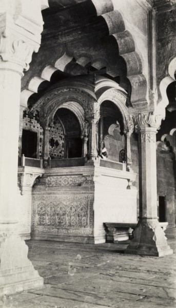 The Emperor's balcony. Interior shot of the Diwan-i-Am, a large pavilion constructed for public