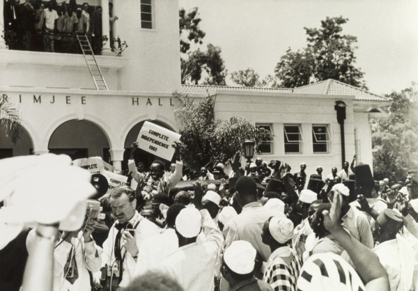 Complete independence, Tanzania 1961. Official publicity shot for the Tanganyikan government. Dr