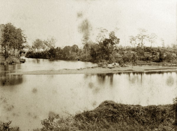 The Brisbane-Bremer river junction. A sandbank at the junction of the Brisbane and Bremer rivers.