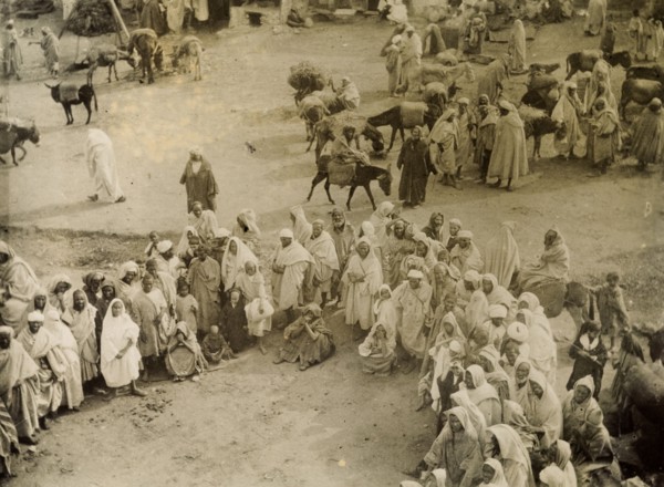 Storytelling at Safi. A 'halca' (audience) of Moroccan locals forms a large open circle for a