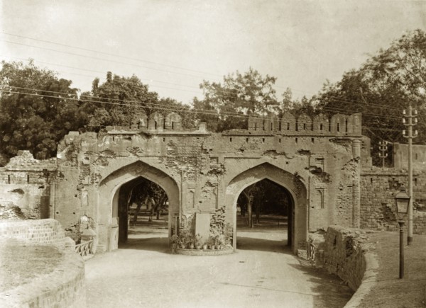 Cashmere (Kashmir) Gate, Delhi. The crumbling arches of the Cashmere (Kashmir) Gate, the scene of a