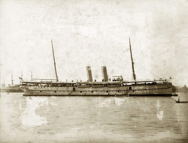 RIMS 'Warren Hastings'. RIMS 'Warren Hastings', a naval steamer belonging to the Royal Indian