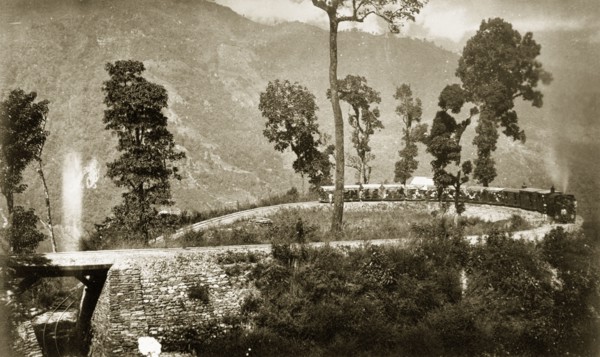 Agony Point'. Agony' Point', a tight loop of railway line located near Tindharia on the Darjeeling