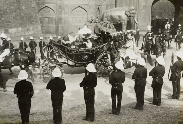 Procession of state entry at the Coronation Durbar. Queen Mary enters the Delhi Fort in the