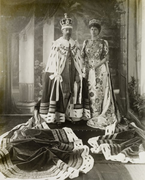 Dressed in Durbar robes. Portrait of King George V (r.1910-36) and Queen Mary, dressed in their