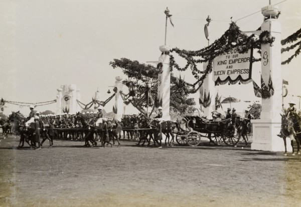 King George V leaves Calcutta. King George V (r.1910-36) and Queen Mary leave Kolkata in a