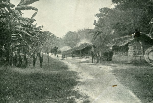 Lungundo before.... An everyday scene in the thriving rural village of Lungundo. By 1904, the