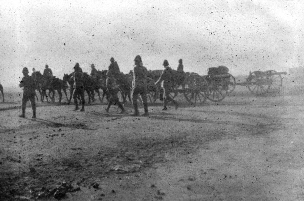 Boer War artillery. British Army officers use gun horses to move large pieces of artillery during