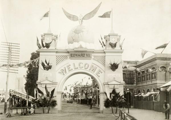 The Railway Workers' Royal Arch, Perth. The Railway Workers' Royal Arch in Wellington Street, part