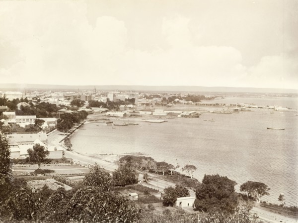 The esplanade at Perth, 1901. View of the esplanade at Perth, looking towards City Hall and the