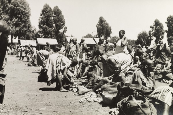 Karatina market . Kikuyu traders display their wares on the ground at Karatina market. South Nyeri,