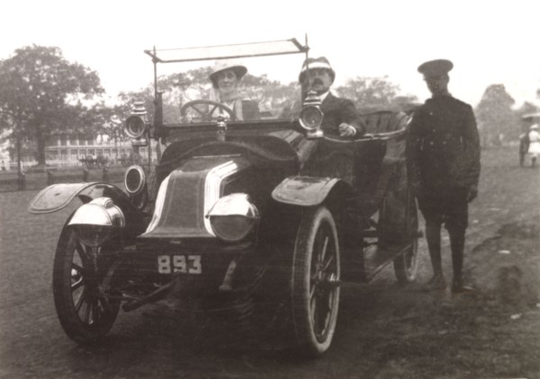 Minnie Murray drives a Renault car. Minnie Murray sits behind the wheel of a Renault car with her
