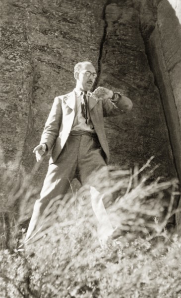 Sixteen feet per second'. James Murray times a falling stone in Burragorang Valley whilst on