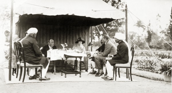 Afternoon tea party at Lal Bagh Palace. Lord Irwin, Viceroy of India, dines with government