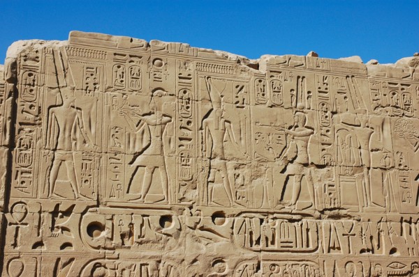 Incence offerings to Amun and Horus on a wall of the Cachette Court
